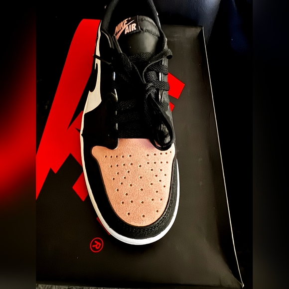 Nike Air Jordan 1 Retro Low OG Sneakers - Picture 5 of 6